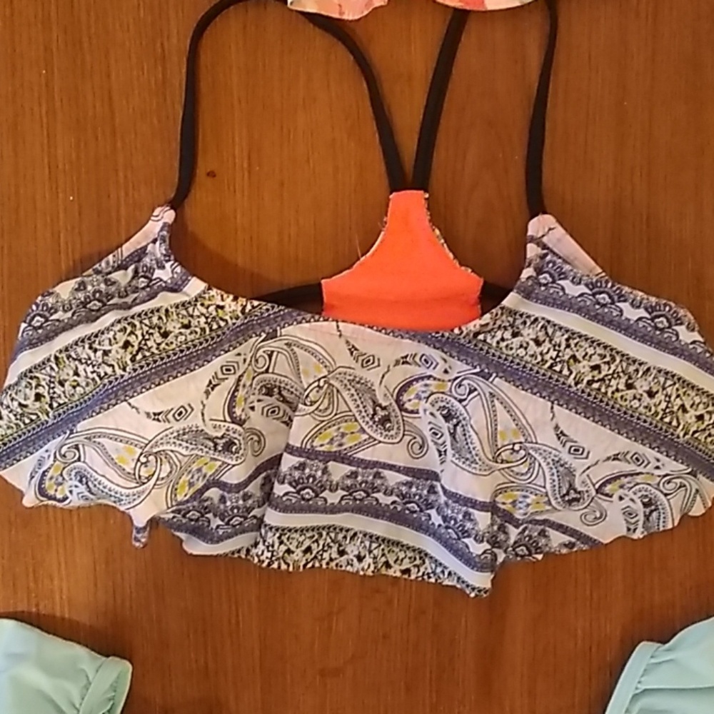 Swimsuits - Picture 2 of 8